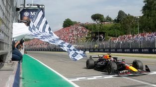 Verstappen puso las cosas en su lugar y amargó la fiesta de Ferrari en Imola