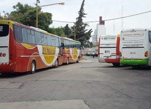 Santa Fe le planta bandera a Nación: exige que el 100% de los colectivos interurbanos tengan SUBE para frenar un tarifazo encubierto