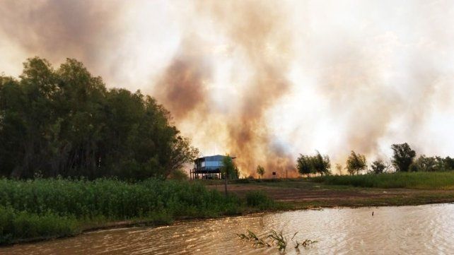 Un informe realizado por la Universidad Nacional de Rosario (UNR) instaló la situación del ecocidio. La preocupación que genera la quema de pastizales.
