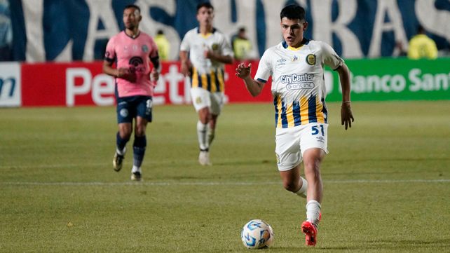 Santiago Segovia jugó tres partidos, pero todos ingresando. Su debut de titular en Central podría ser el sábado.
