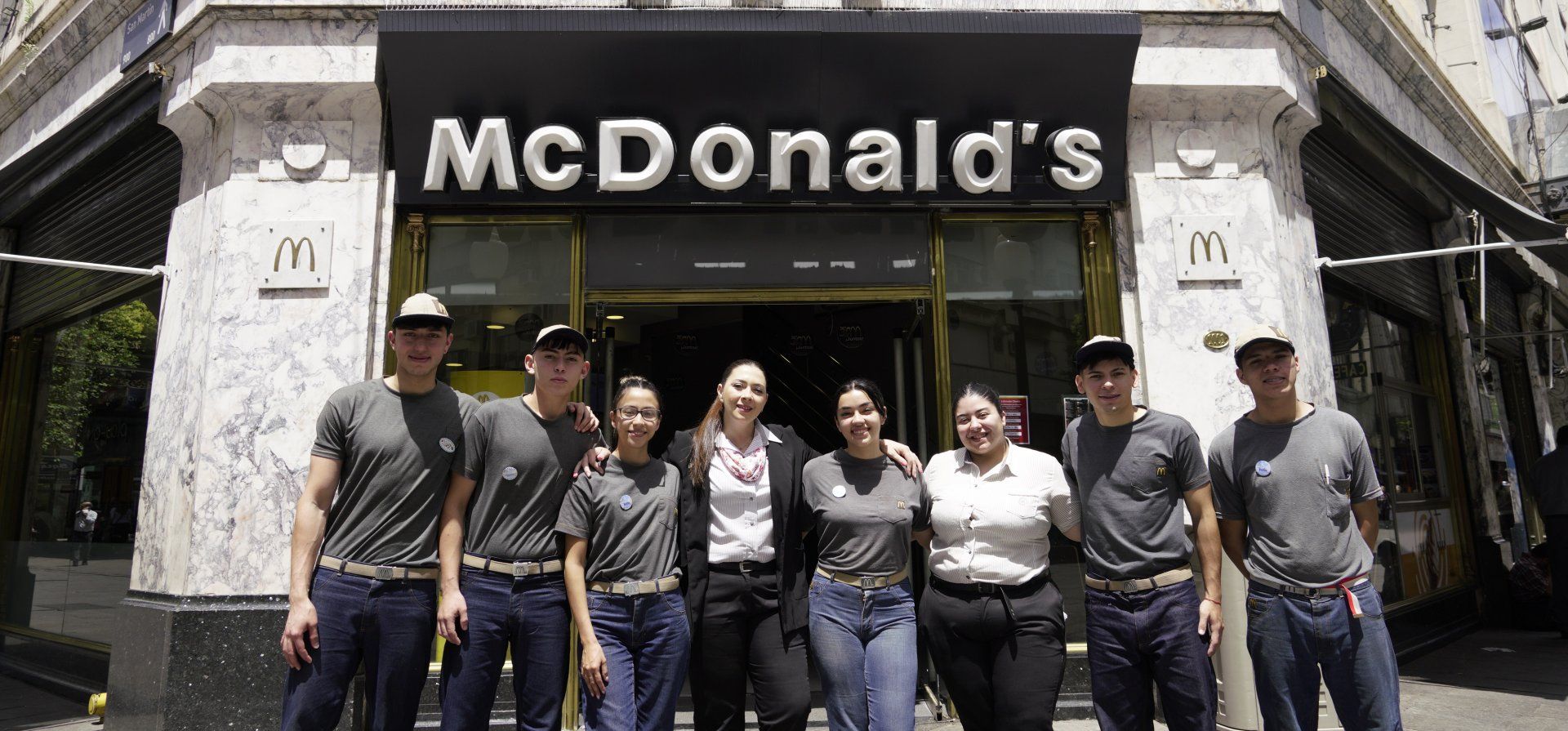 El aniversario del desembarco de McDonalds en Rosario contado por una histórica del local