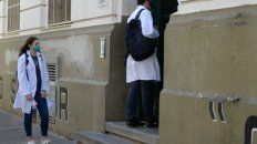 Algunos de los aspirantes al ingreso al Poli entrarán mañana por la misma puerta donde retomaron las clases días atrás los estudiantes de séptimo y quinto año. Algunos de los aspirantes al ingreso al Poli entrarán mañana por la misma puerta donde retomaron las clases días atrás los estudiantes de séptimo y quinto año.