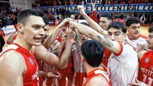 Instituto ganó una vez más y quedó match point ante Olímpico
