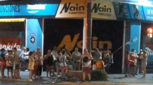 Vecinos de los barrios de Rosario salieron con las cacerolas este martes por la noche para reclamar seguridad para la ciudad.&nbsp; 