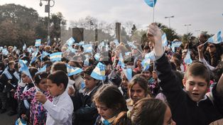 Alumnos santafesinos le prometieron fidelidad a la Bandera
