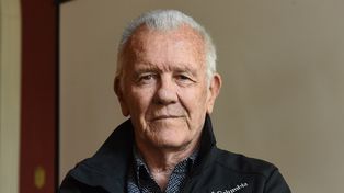 Jorge Solari, ícono del fútbol rosarino, atraviesa un delicado estado de salud a sus 83 años.