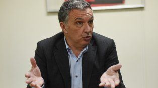, El presidente de Newells, Ignacio Astore, mostró su malestar por la decisión del gobierno santafesino de no brindar la seguridad para el partido Platense-Godoy Cruz.