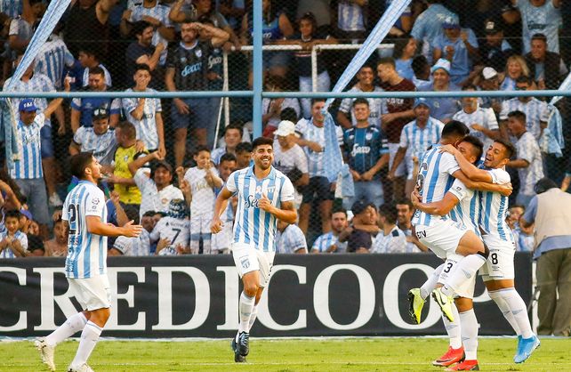 Atlético Tucumán sigue en alza y le tocó sufrirlo a Patronato