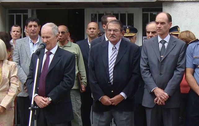 ¿Cuántos son los que roban, veinte, treinta? Matémoslos a todos y listo