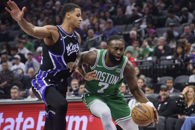 El líder Boston Celtics derrotó a Sacramento Kings en la NBA