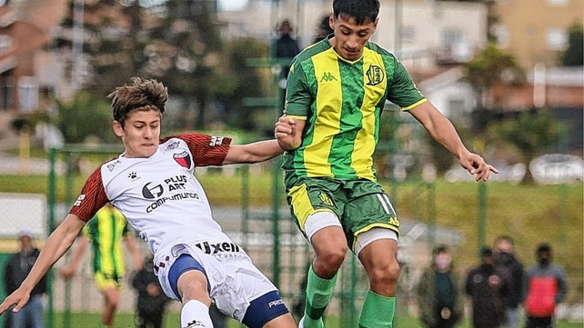 Colón se llevó un gran triunfo ante Aldosivi y es puntero