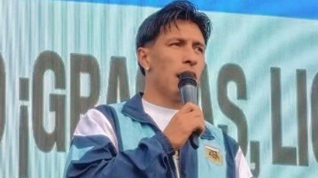 Lisandro Martínez fue recibido como héroe en Gualeguay.