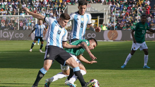 Argentina goleó 3-0 a Bolivia por la fecha 2 de las Eliminatorias rumbo al Mundial 2026.
