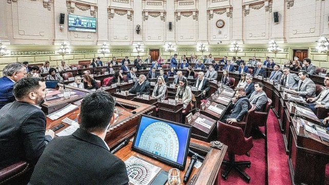 Hasta el 27 de julio se pueden presentar proyectos para la Reforma de la Constitución de Santa Fe Hasta el 27 de julio se pueden presentar proyectos para la Reforma de la Constitución de Santa Fe