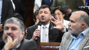 El bloque de senadores del kirchnerismo le solicitó a Victoria Villarruel una sesión especial para expulsar a Edgardo Kueider.