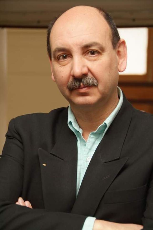 El autor junto a Juan José Mocciaro relevaron la historia de la violencia en la ciudad de los últimos 100 años.
