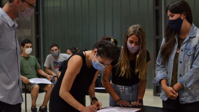 &nbsp;Entrega de microcréditos a emprendedores