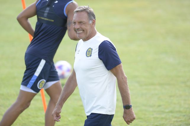 Russo tiene toda la semana por delante para definir el equipo que el domingo recibirá a Colón, en el Gigante.