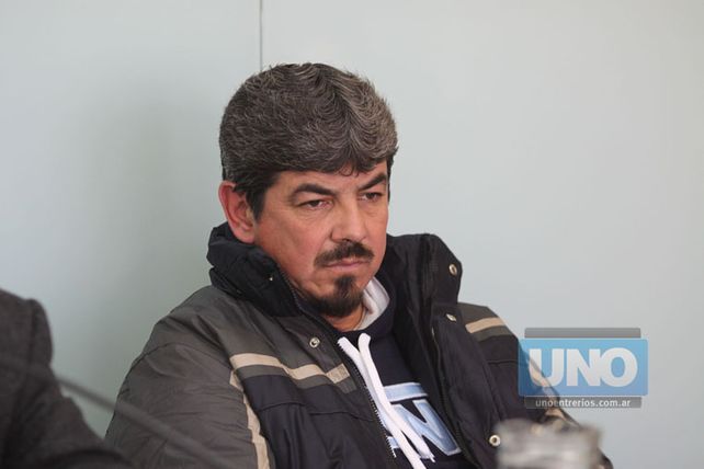 Cabeza gacha. Martínez no se animó a mirar a la cara a los familiares de Carina Pérez. En la primera jornada del juicio los testigos reconstruyeron la noche del crimen que cambió sus vidas. Foto UNO/Juan Ignacio Pereira