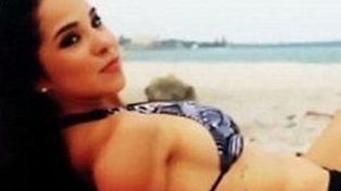Una mujer policía posó en bikini para un reality show y las fotos generaron un gran escándalo