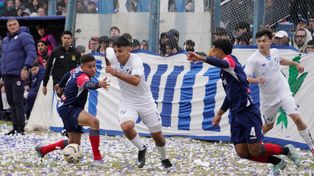 El clásico Argentino-Córdoba tuvo tensión, mucho color y terminó siendo una fiesta