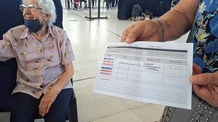 Con la llegada de nuevas dosis se retoma la vacunación en la Esquina Encendida