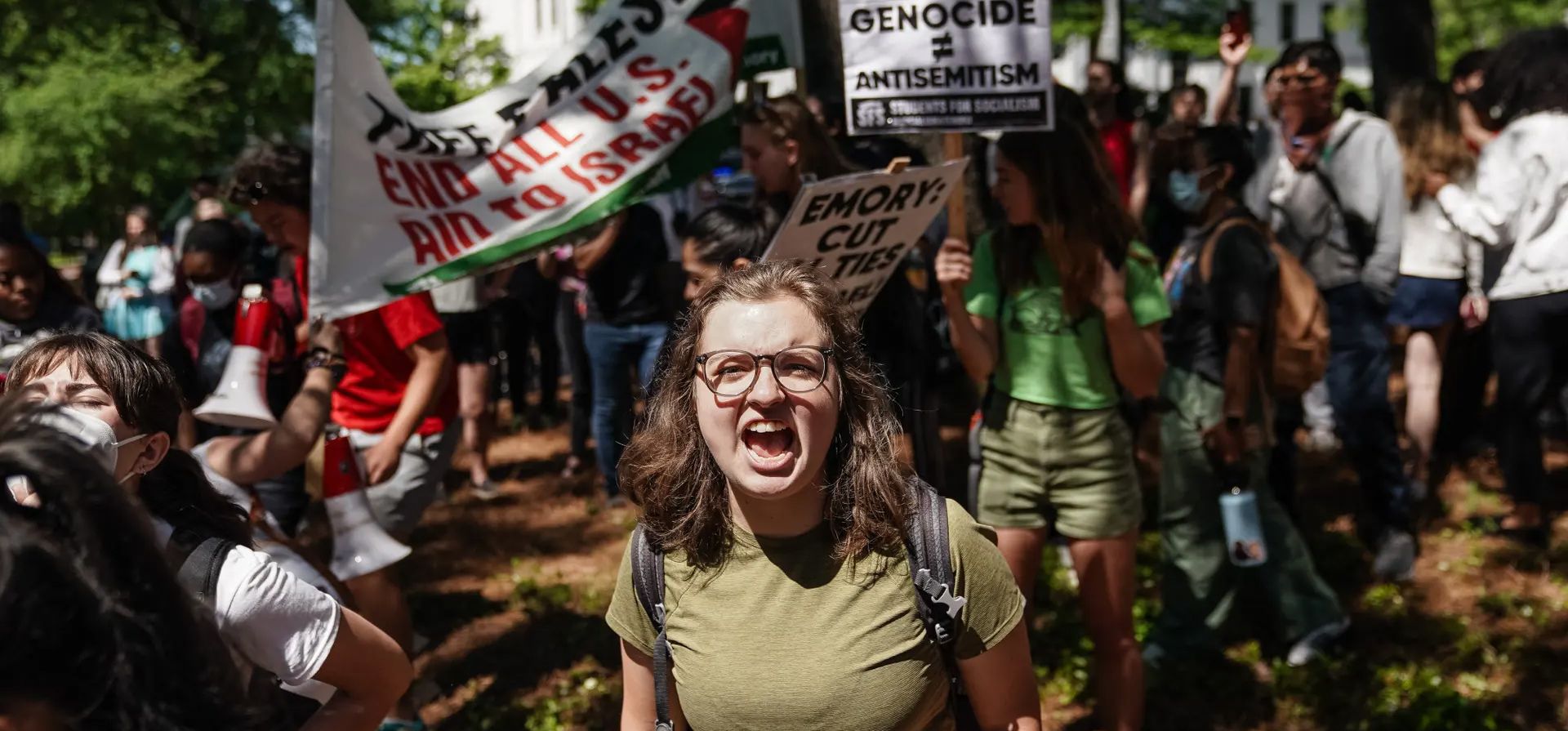Estudiantes cantan durante una protesta propalestina contra la guerra en Gaza en la Universidad de Emory, Atlanta, Georgia. Fotografía: Elijah Nouvelage/AFP/Getty Images Estudiantes cantan durante una protesta propalestina contra la guerra en Gaza en la Universidad de Emory, Atlanta, Georgia. Fotografía: Elijah Nouvelage/AFP/Getty Images