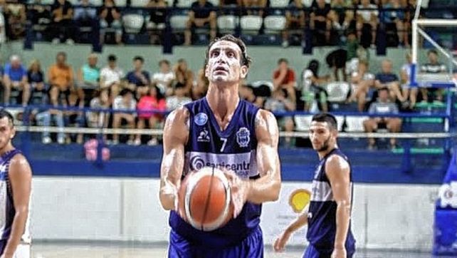 El rosarino Ezequiel Dentis fichó en Colón para jugar la Liga Argentina de Básquet.&nbsp;
