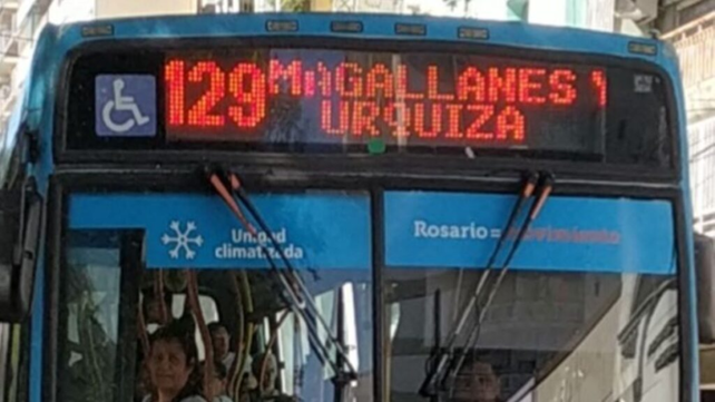 El colectivo de la línea 129 fue atacado en Sabín y Génova