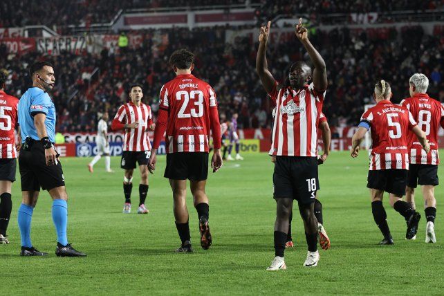 Estudiantes ganó de local.