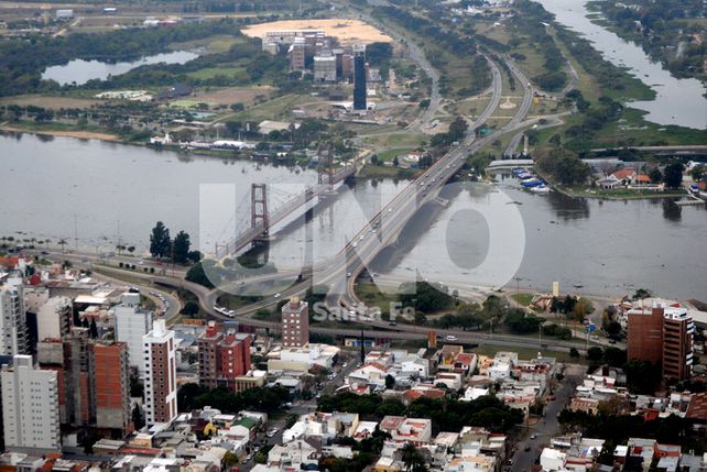 El río Paraná bajó 4 centímetros y son 10 las familias evacuadas