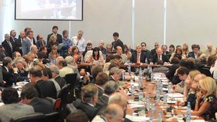 Roces, críticas y discusiones con los diputados opositores