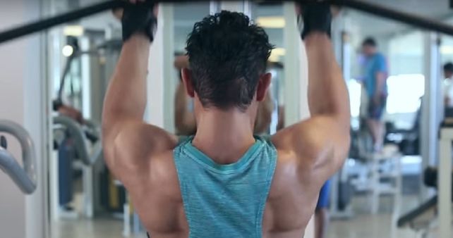 Increíble metamorfosis del actor Aamir Khan por el guión de una película