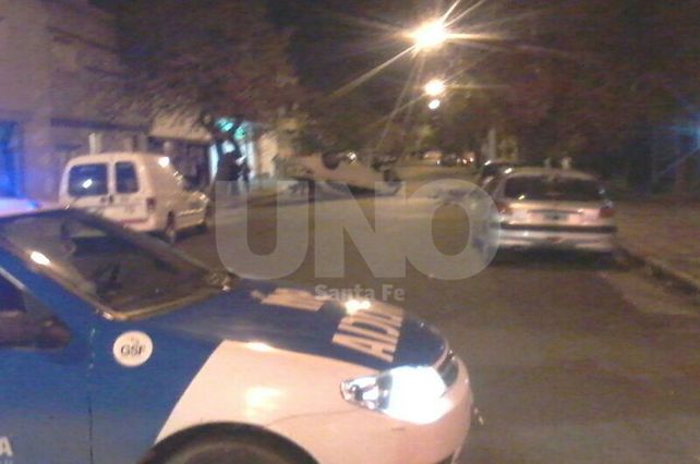 Vuelco de un auto en Castellanos y Sarmiento