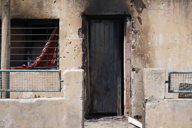Casas abandonadas y perforadas a balazos, lo que dejó el crimen de un adolescente en barrio Gráfico