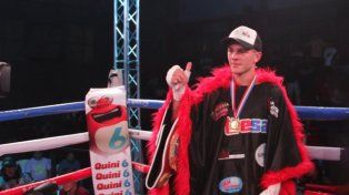 Alan Crenz ganó y retuvo el título mundial juvenil OMB