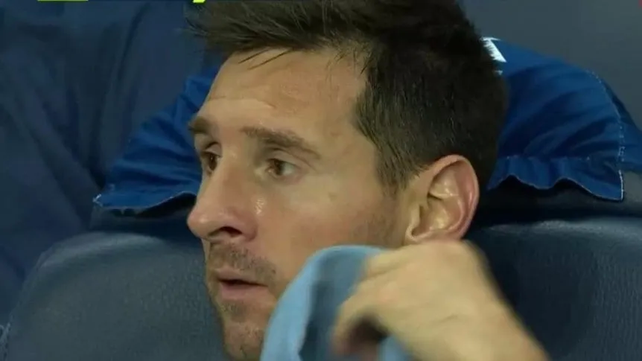 La reacción de Lionel Messi al ser sustituido sobre el final del empate ante Mónaco.&nbsp;
