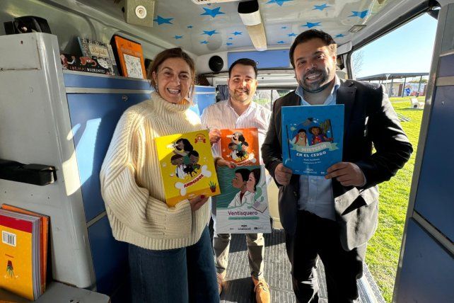El Bibliomóvil recorre la provincia para fomentar la lectura