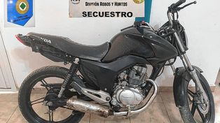 Recuperan una moto robada en marzo en el barrio Santa Lucía