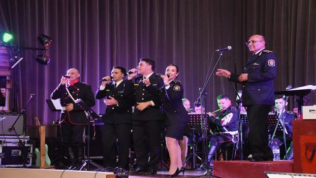 ANIVERSARIO. La banda de música de la Policía de Entre Ríos celebró 203 años