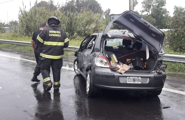 Salió caminando del auto que quedó destruido