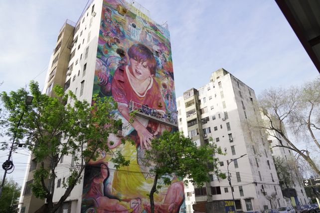 El mural de Messi de pequeño está en Sánchez de Thompson y Laferrere.