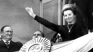 Nuevo libro sobre Isabel Perón saluda desde la Casa Rosada, en 1974