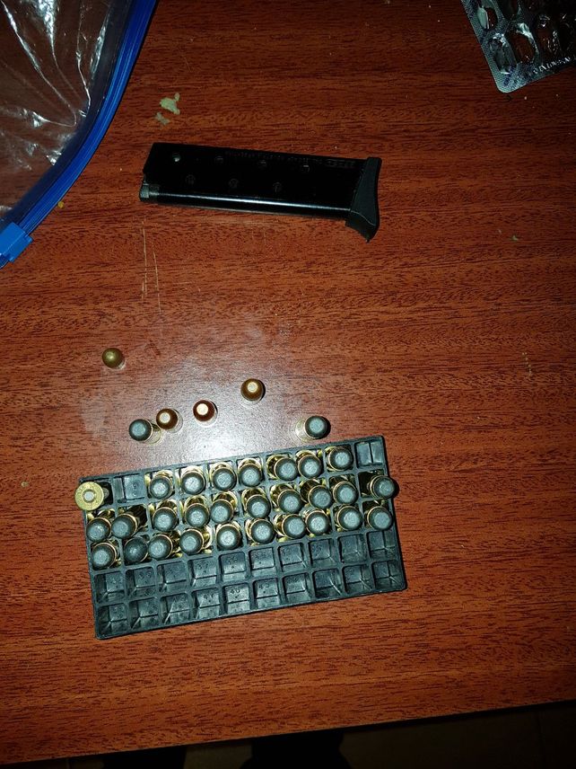 Cayó preso con un arma y balas de guerra, además de cocaína y marihuana fraccionada