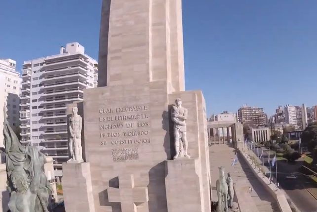 Impresionante: el Monumento, filmado con un drone acrobático