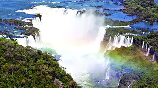 La Garganta del Diablo es uno de los saltos de mayor relevancia del Parque Nacional Iguazú, además de ser el más caudaloso.