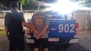 El agresor intentó ahoracar su expareja y la agredió a golpes de puño. Finalmente quedó detenido.