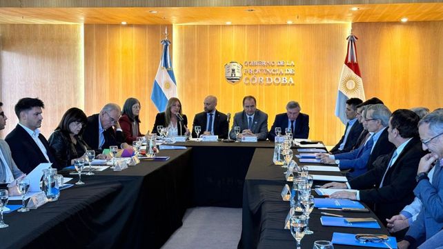 Santa Fe presentó su red portuaria en Córdoba para captar clientes y fortalecer su perfil exportador