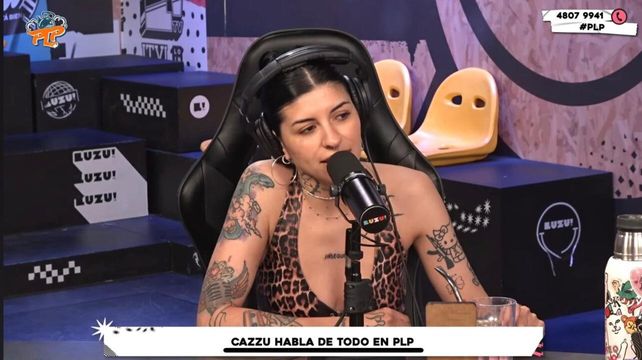 Cazzu dió su versión de la separación en el streaming de LuzuTv