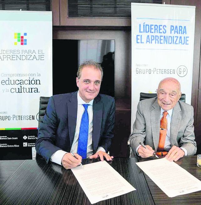 Acuerdo para capacitar a docentes